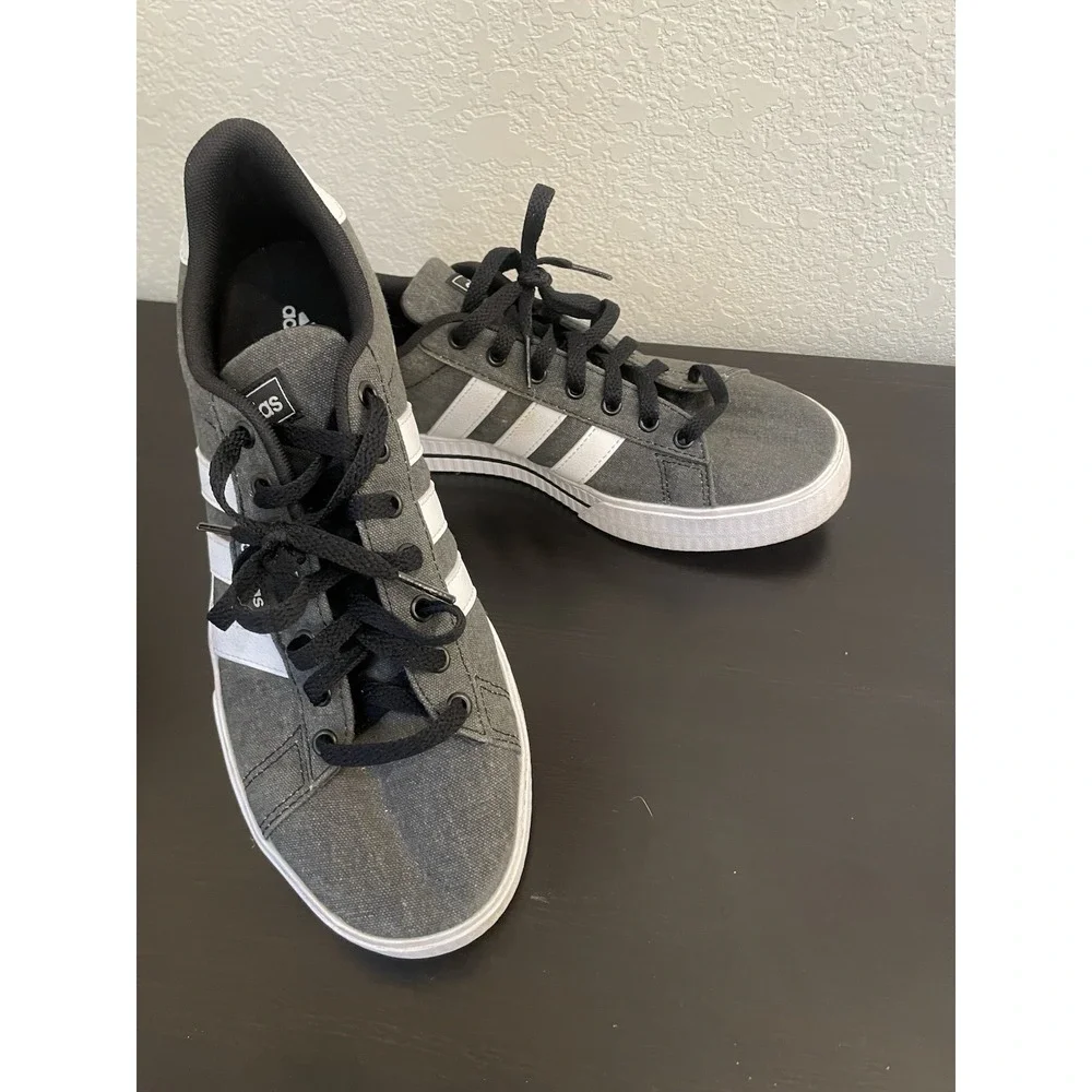 adidas men's sneaker shoes size 8 Daily 3.0  gray‎ black skater athletic retro
